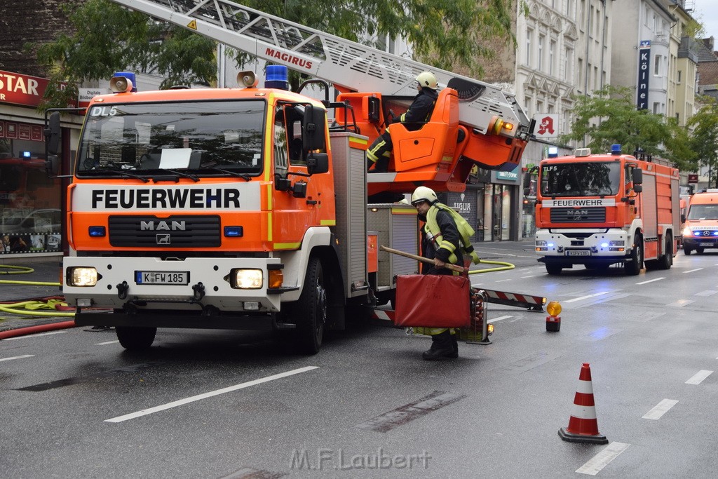 Feuer 2 Koeln Nippes Neusserstr P173.JPG - Miklos Laubert